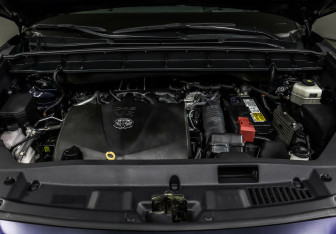 Подержанный автомобиль Toyota Highlander 2021 года (5 фото)