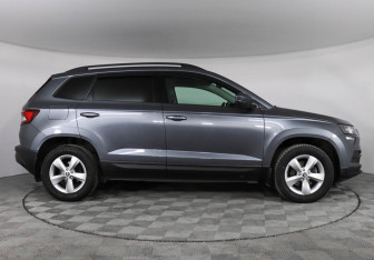 Подержанный автомобиль Skoda Karoq 2021 года (4 фото)
