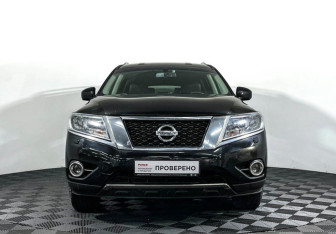 Подержанный автомобиль Nissan Pathfinder 2015 года (2 фото)
