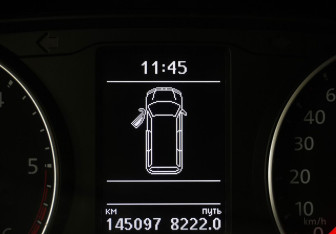 Подержанный автомобиль Volkswagen Caravelle 2017 года (17 фото)