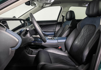 Подержанный автомобиль Voyah Free 2023 года (14 фото)