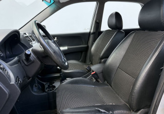 Подержанный автомобиль Kia Sportage 2007 года (10 фото)