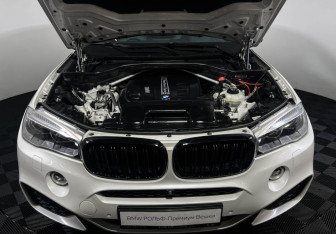 Подержанный автомобиль BMW X6 2019 года (10 фото)