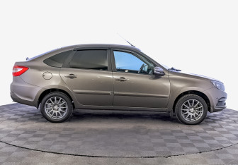 Подержанный автомобиль LADA (ВАЗ) Granta Liftback 2021 года (4 фото)