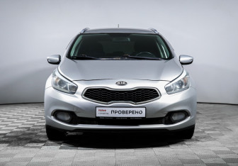 Подержанный автомобиль Kia Ceed Wagon 2013 года (2 фото)