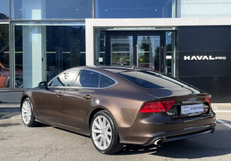 Подержанный автомобиль Audi A7 2011 года (7 фото)