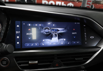 Подержанный автомобиль Geely Tugella 2023 года (21 фото)