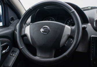 Подержанный автомобиль Nissan Terrano 2014 года (15 фото)
