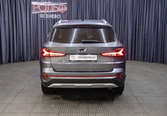 Подержанный автомобиль Jetta VS7 2023 года (6 фото)