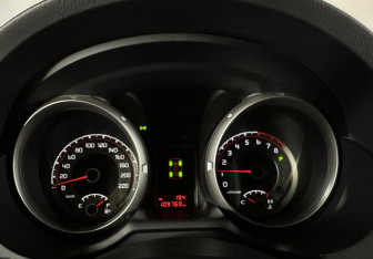 Подержанный автомобиль Mitsubishi Pajero 2015 года (11 фото)