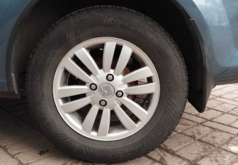 Подержанный автомобиль Renault Logan Sedan 2011 года (13 фото)