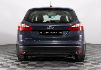 Подержанный автомобиль Ford Focus Wagon 2013 года (6 фото)