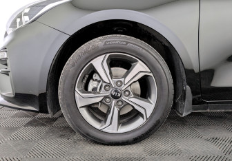Подержанный автомобиль Kia Cerato Sedan 2021 года (18 фото)