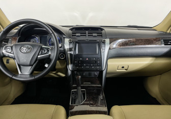 Подержанный автомобиль Toyota Camry Sedan 2016 года (12 фото)