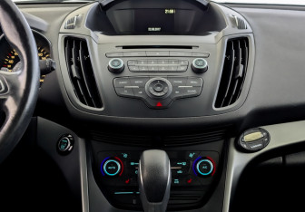 Подержанный автомобиль Ford Kuga 2017 года (15 фото)