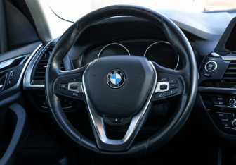 Подержанный автомобиль BMW X3 2019 года (16 фото)