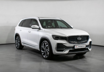 Подержанный автомобиль Geely Monjaro 2023 года (3 фото)