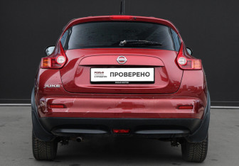Подержанный автомобиль Nissan Juke 2011 года (6 фото)