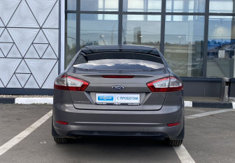 Подержанный автомобиль Ford Mondeo Sedan 2012 года (6 фото)