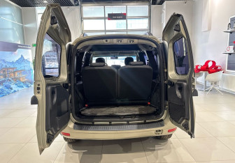 Подержанный автомобиль LADA (ВАЗ) Largus Wagon 2012 года (9 фото)