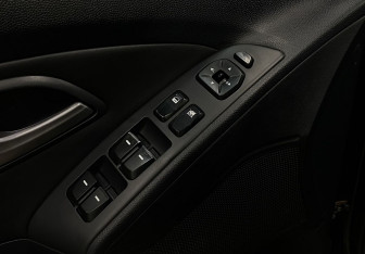 Подержанный автомобиль Hyundai ix35 2011 года (17 фото)
