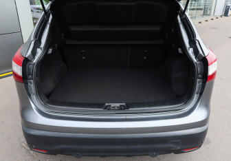 Подержанный автомобиль Nissan Qashqai 2014 года (8 фото)