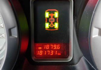 Подержанный автомобиль Mitsubishi Pajero 2015 года (19 фото)