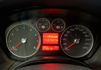 Подержанный автомобиль Ford Focus Sedan 2007 года (21 фото)