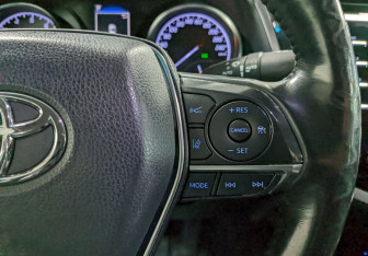 Подержанный автомобиль Toyota Camry Sedan 2019 года (28 фото)