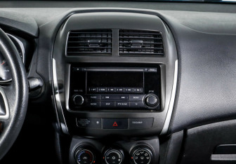 Подержанный автомобиль Mitsubishi ASX 2013 года (11 фото)