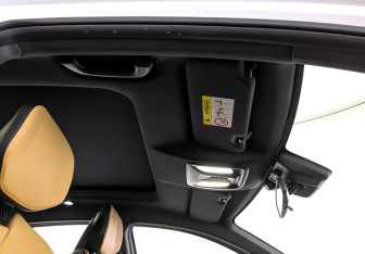 Подержанный автомобиль Changan UNI-V 2023 года (23 фото)