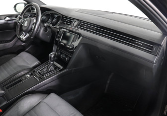 Подержанный автомобиль Volkswagen Passat Wagon 2016 года (10 фото)