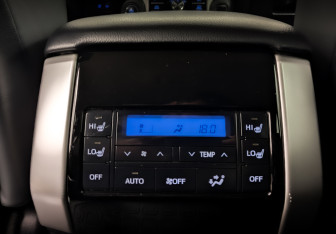 Подержанный автомобиль Toyota Land Cruiser Prado 2020 года (30 фото)