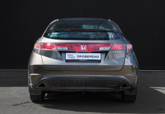 Подержанный автомобиль Honda Civic Hatchback 2007 года (5 фото)