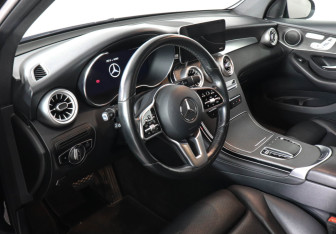 Подержанный автомобиль Mercedes-Benz GLC Coupe 2020 года (9 фото)
