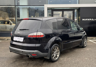 Подержанный автомобиль Ford S-MAX 2006 года (5 фото)