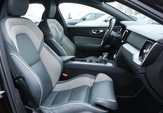 Подержанный автомобиль Volvo S60 2020 года (14 фото)