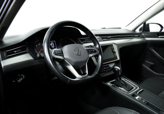 Подержанный автомобиль Volkswagen Passat Sedan 2020 года (11 фото)