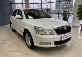 Подержанный автомобиль Skoda Octavia Liftback 2013 года (3 фото)