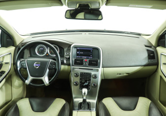 Подержанный автомобиль Volvo XC60 2012 года (12 фото)