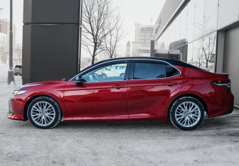 Подержанный автомобиль Toyota Camry Sedan 2021 года (9 фото)