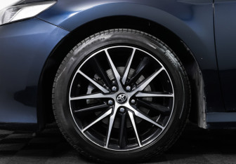 Подержанный автомобиль Toyota Camry Sedan 2020 года (23 фото)
