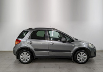 Подержанный автомобиль Suzuki SX4 Hatchback 2012 года (4 фото)
