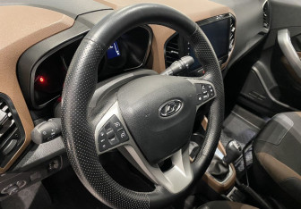 Подержанный автомобиль LADA (ВАЗ) XRAY 2019 года (13 фото)
