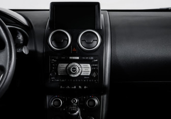 Подержанный автомобиль Nissan Qashqai 2008 года (13 фото)