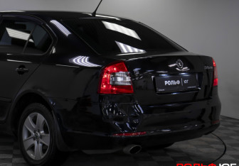 Подержанный автомобиль Skoda Octavia Liftback 2011 года (15 фото)