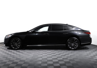 Подержанный автомобиль Lexus LS 2018 года (8 фото)