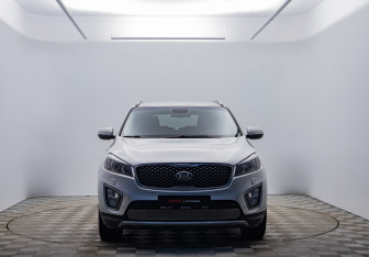 Подержанный автомобиль Kia Sorento 2015 года (2 фото)