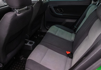 Подержанный автомобиль Skoda Fabia Hatchback 2010 года (11 фото)