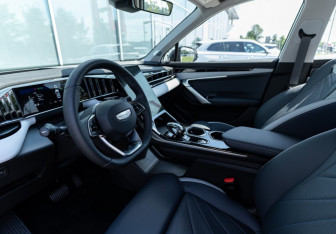 Новый Geely Atlas 2025 (25 фото)